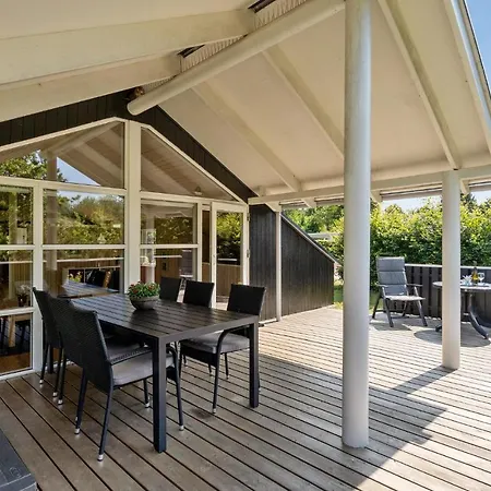 Beautiful In With Kitchen Holiday home *