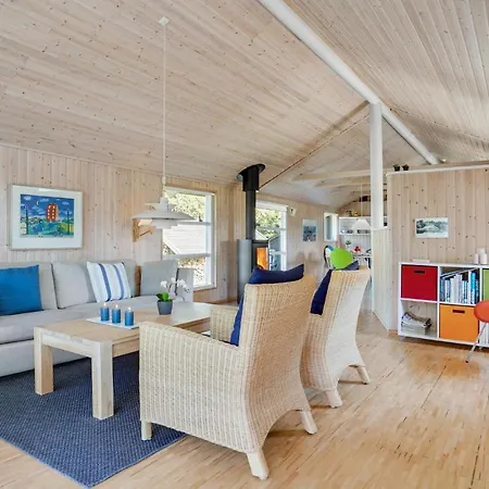 Beautiful In With Kitchen Holiday home